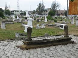 Hasil gambar untuk SEJARAH asal usul MAHKOTA KESULTANAN