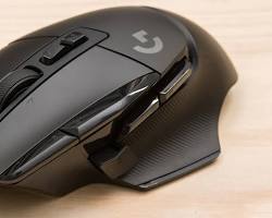 Imagen de diseño ergonómico del Logitech G502 X