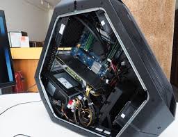 Résultat de recherche d'images pour "alienware triangle pc"