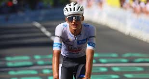 ¡Accidente en el Tour de Francia! Isaac del Toro se estrella en plena carrera