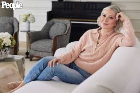 Clea Shearer's Cancer Journey: Support, Memoirs, and Advice