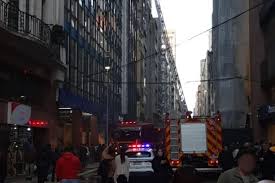 Incêndio atinge prédio na Rua dos Andradas, em Porto Alegre