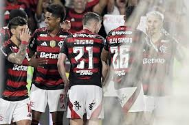 Título BR em Jogo! Flamengo Empata e Palmeiras Tropeça: Decisão Adiada?