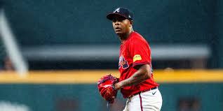 Braves’ offense no-shows and Raisel Iglesias falters in brutal 9-2 loss