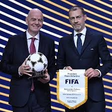 Uefa anuncia boicote a torneios da Fifa após proposta de venda de ações