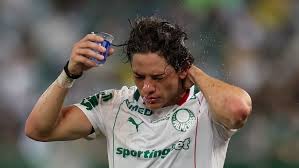 Palmeiras recebe consultas do exterior e avalia vendas nesta janela; veja quem pode sair