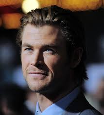 Résultat de recherche d'images pour "coiffure chris hemsworth"