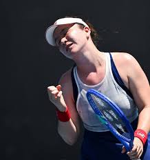 Linda Fruhvirtova Defeats Lulu Sun in Australian Open First Round