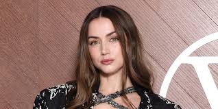 Ana de Armas elogia el apoyo de Tom Cruise al cine y a 'Ballerina'