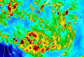 Previsão do tempo: chuva forte e ventos intensos colocam parte do país em alerta nesta segunda-feira