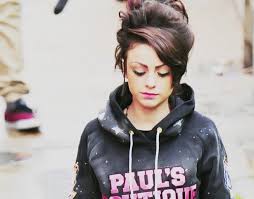 Résultat de recherche d'images pour "une fille triste swag"