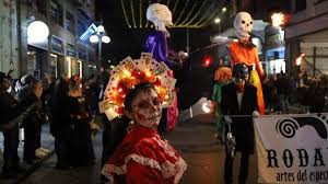 Puebla Explode em Cores e Tradição no Dia de los Muertos! 💀🎉