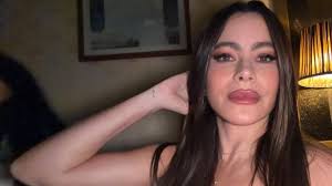 Sofia Vergara’s Selfie in Red Bustier Dress Has Fans Saying ‘Mami’