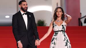 Benzema EXPLOSE un militant d'extrême droite après une attaque contre sa femme!