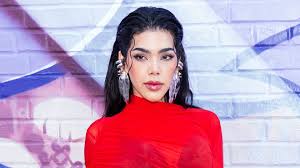 Kenia Os arranca el 2026 con un radical corte de cabello