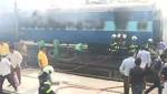 Fire Erupts Train Coach Mumbai's