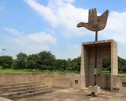 Image of Open Hand Monument, Chandigarh (medium)