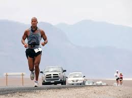 David Goggins REVIENT! L'ultramarathonien de 50 ans défie l'impossible! - Imagen principal del artículo