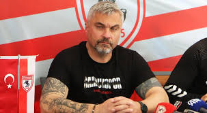 Schalke Coach Reis Confirms Three Players Out Against Galatasaray