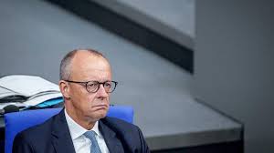 Umfrage: AfD baut Vorsprung vor Union aus – Mehrheit erwartet vorzeitiges Ende von Merz’ Kanzlerschaft — WELT