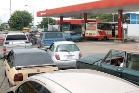 Resultado de imagen para Pdvsa hace llamado a la calma ante problemas de distribución de combustible