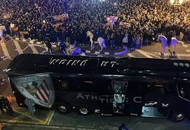 Arrival of Athletic Club at Mestalla