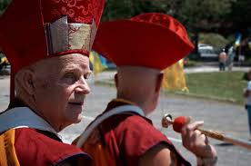Lama Tsultrim Yeshe (John Samuelson) getting ready to greet His Holiness Karmapa last July. - lamatsultrimyeshe2