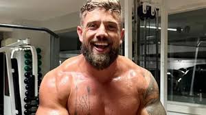 Vício em sexo, homofobia e violência: todas as polêmicas de Rafael Cardoso