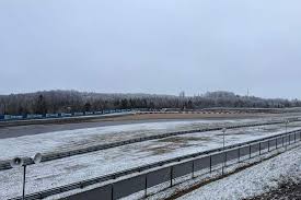Schnee sorgt für Verzögerungen beim Saisonauftakt am Nürburgring