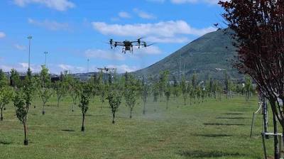 Kayseri Büyükşehir'den park ve mesire alanlarında drone ile ilaçlama hizmeti İhlas Haber Ajansı