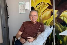 Luis Roberto atualiza estado de saúde após diagnóstico de neoplasia cervical: 'Vencemos metade'