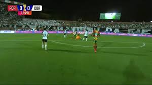 Maceió entra cara a cara com Hugo Souza, que faz milagre e salva o Corinthians