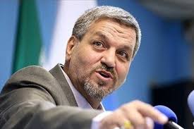 ببینید | کواکبیان روی آنتن زنده تلویزیون: نفوذی یعنی کاترین شکدم که با ۱۲۰ نفر از افراد بسیار مهم مملکت...