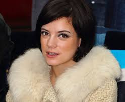 ... but Littlest things singer Lily Cooper showed the secret behind her not-so-little lashes on Twitter, revealing that individual semi-permanent extensions ... - lily-allen--z
