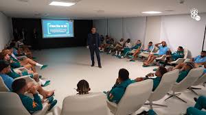 Seleção Brasileira assiste palestra sobre mudanças na arbitragem para a Copa do Mundo