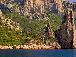 Sardaigne Hors Saison: Le Secret Bien Gardé des Voyageurs Avisés!