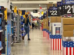US consumer confidence weakens, misses expectations in June