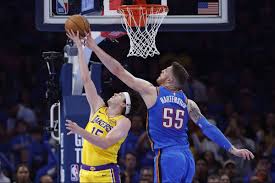 Austin Reaves’ struggles are putting the Lakers at an even bigger disadvantage
