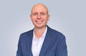 Fandango CEO Outlines Strategy to Revive Movie Theaters Amid Evolving Trends