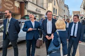 À Chartres, Nicolas Dupont-Aignan entame son "tour de France"
