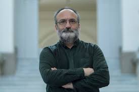 A murit jurnalistul Victor Kapra, considerat „veteranul” presei economice şi de IT&C din România