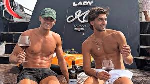 Sale a la luz el precio del yate y del vino con el que fueron fotografiados Ferran Torres y Marcos Llorente en Ibiza