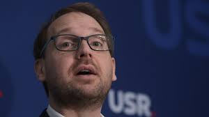 Dominic Fritz îi atacă pe ”colegii” Kelemen Hunor și Sorin Grindeanu, din cauza deficitului: ”Nu a fost o plagă biblică”