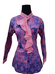 7 Model Baju Batik Kantor Wanita Trendy
