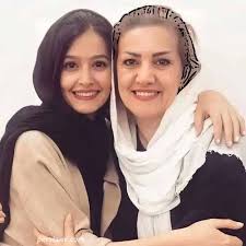 رکنا - قابی زیبا از پردیس احمدیه بازیگر از یاد رفته و مادر مهربانش / لحظه‌ای ناب از عشق مادر و دختر