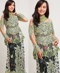Hasil gambar untuk contoh baju kebaya kombinasi batik