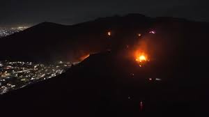 Incendio de grandes dimensiones moviliza a brigadas en Tlalnepantla
