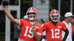 Shedeur Sanders catches shade from Joe Flacco for visor choice