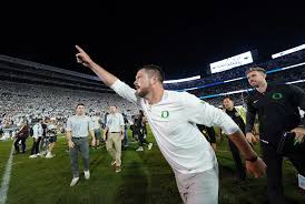 Dan Lanning Reaffirms Commitment to Oregon