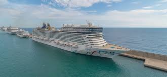 Norwegian Epic Breaks Free in Catania: Passenger Rescued After Ship Drifts